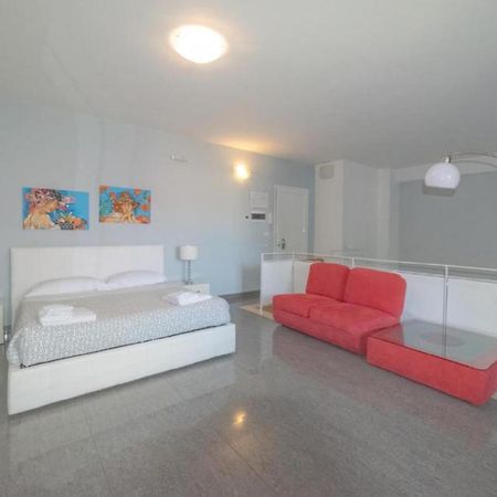 Il Cortile Delle Esperidi Apartment เลชเช ภายนอก รูปภาพ
