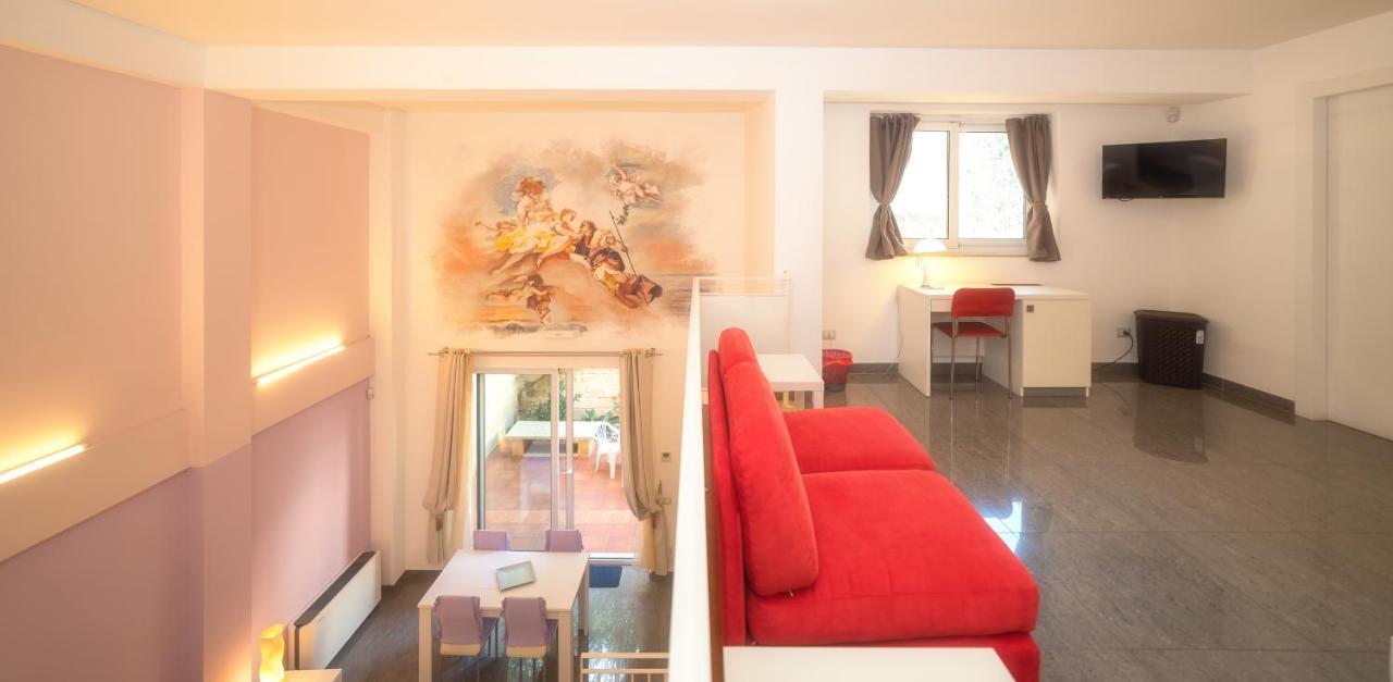 Il Cortile Delle Esperidi Apartment เลชเช ภายนอก รูปภาพ