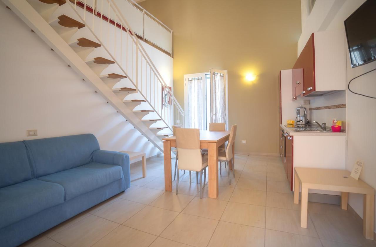 Il Cortile Delle Esperidi Apartment เลชเช ภายนอก รูปภาพ