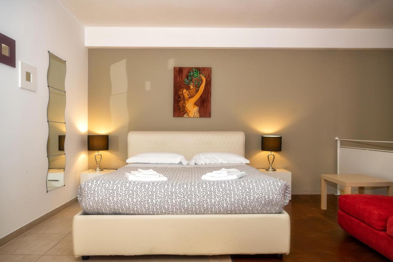 Il Cortile Delle Esperidi Apartment เลชเช ภายนอก รูปภาพ