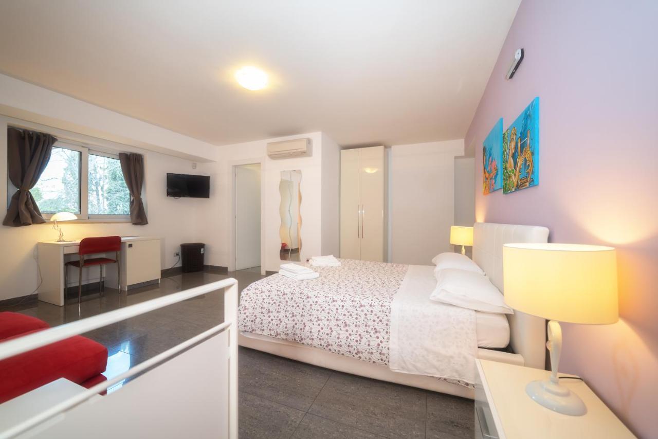 Il Cortile Delle Esperidi Apartment เลชเช ภายนอก รูปภาพ