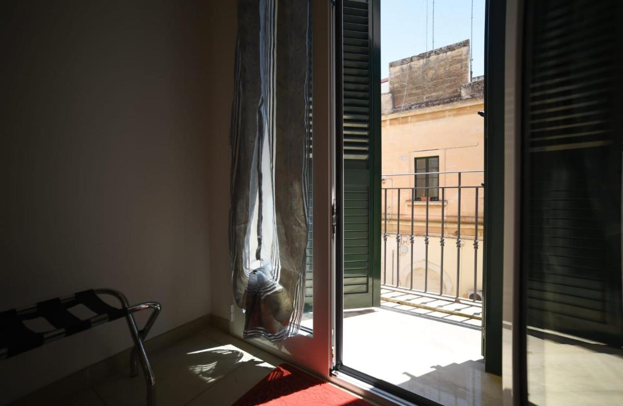 Il Cortile Delle Esperidi Apartment เลชเช ภายนอก รูปภาพ
