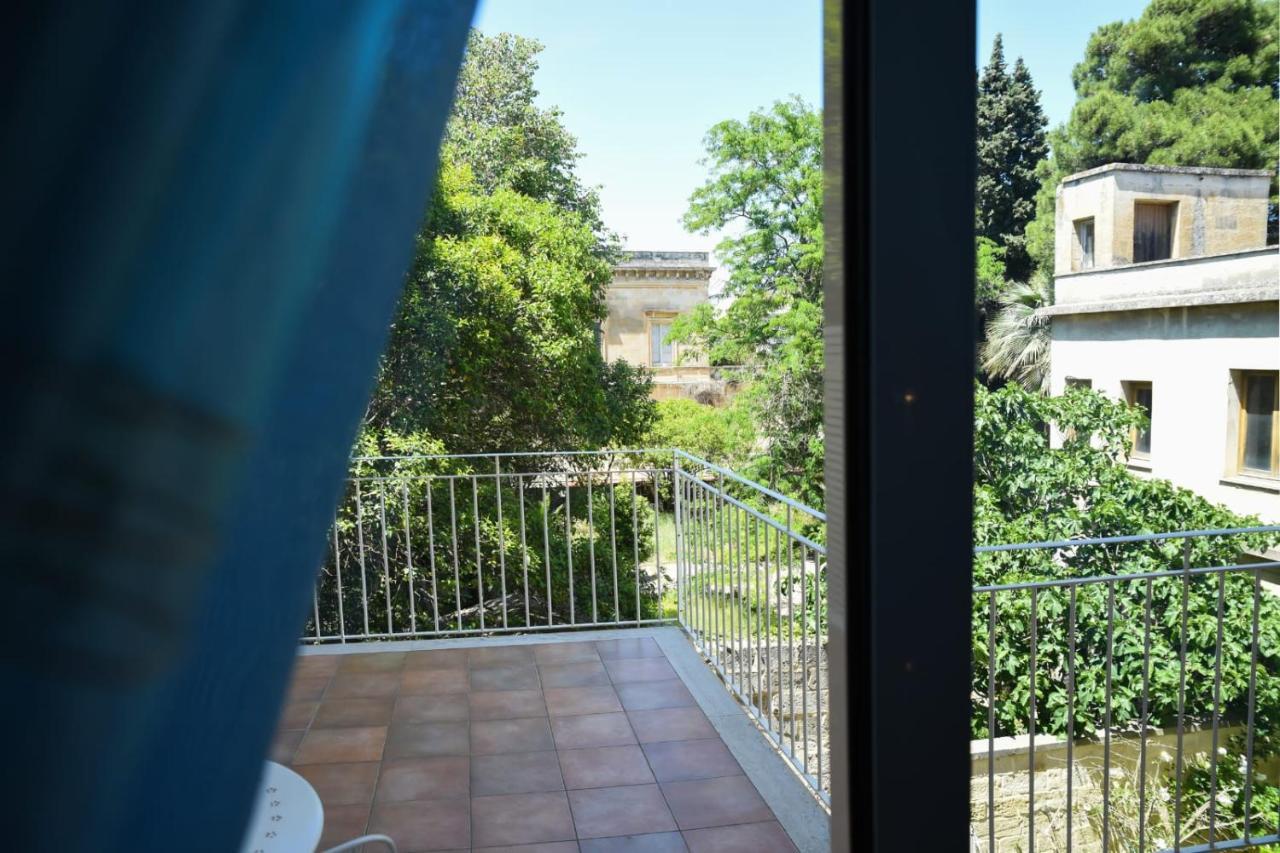 Il Cortile Delle Esperidi Apartment เลชเช ภายนอก รูปภาพ