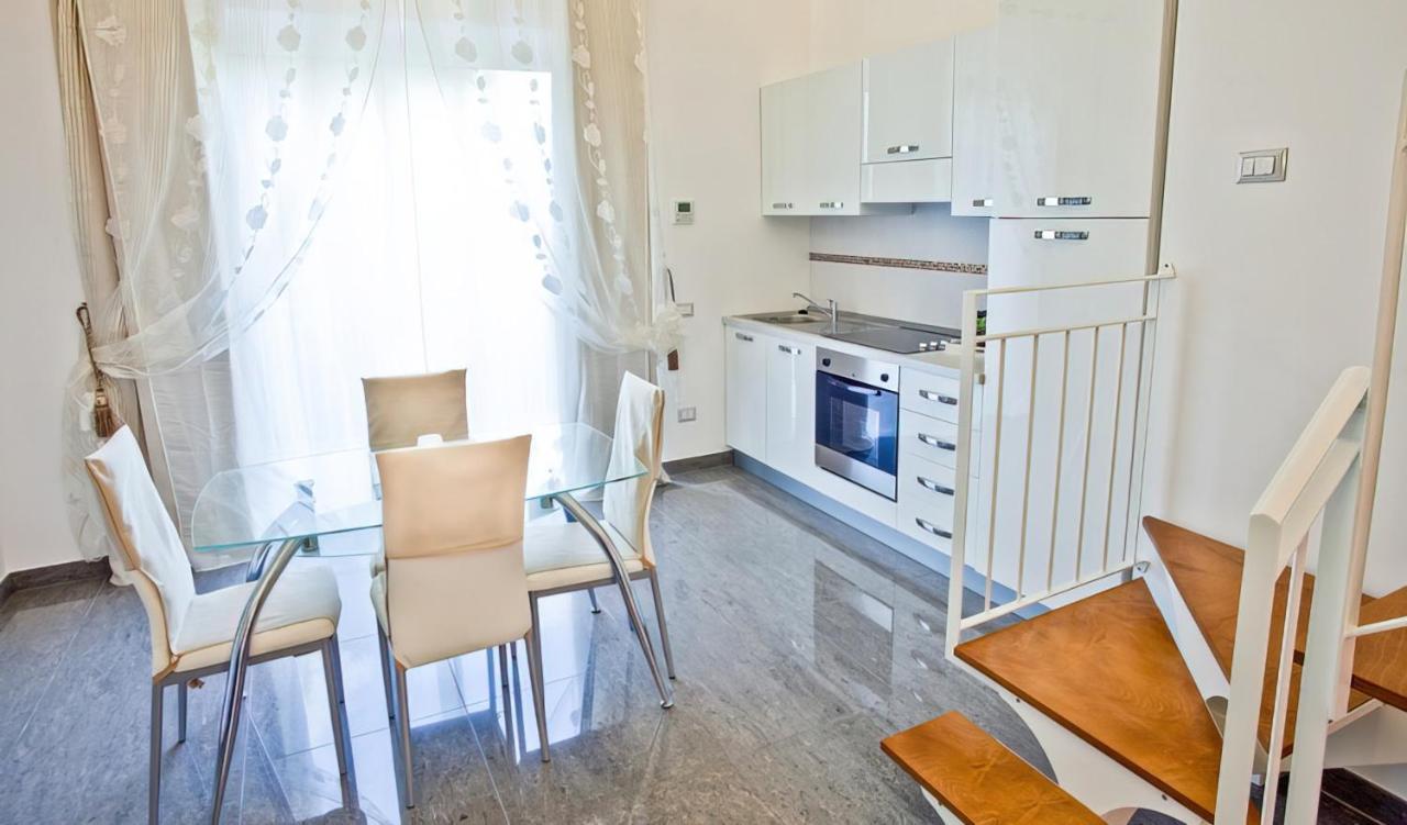 Il Cortile Delle Esperidi Apartment เลชเช ภายนอก รูปภาพ