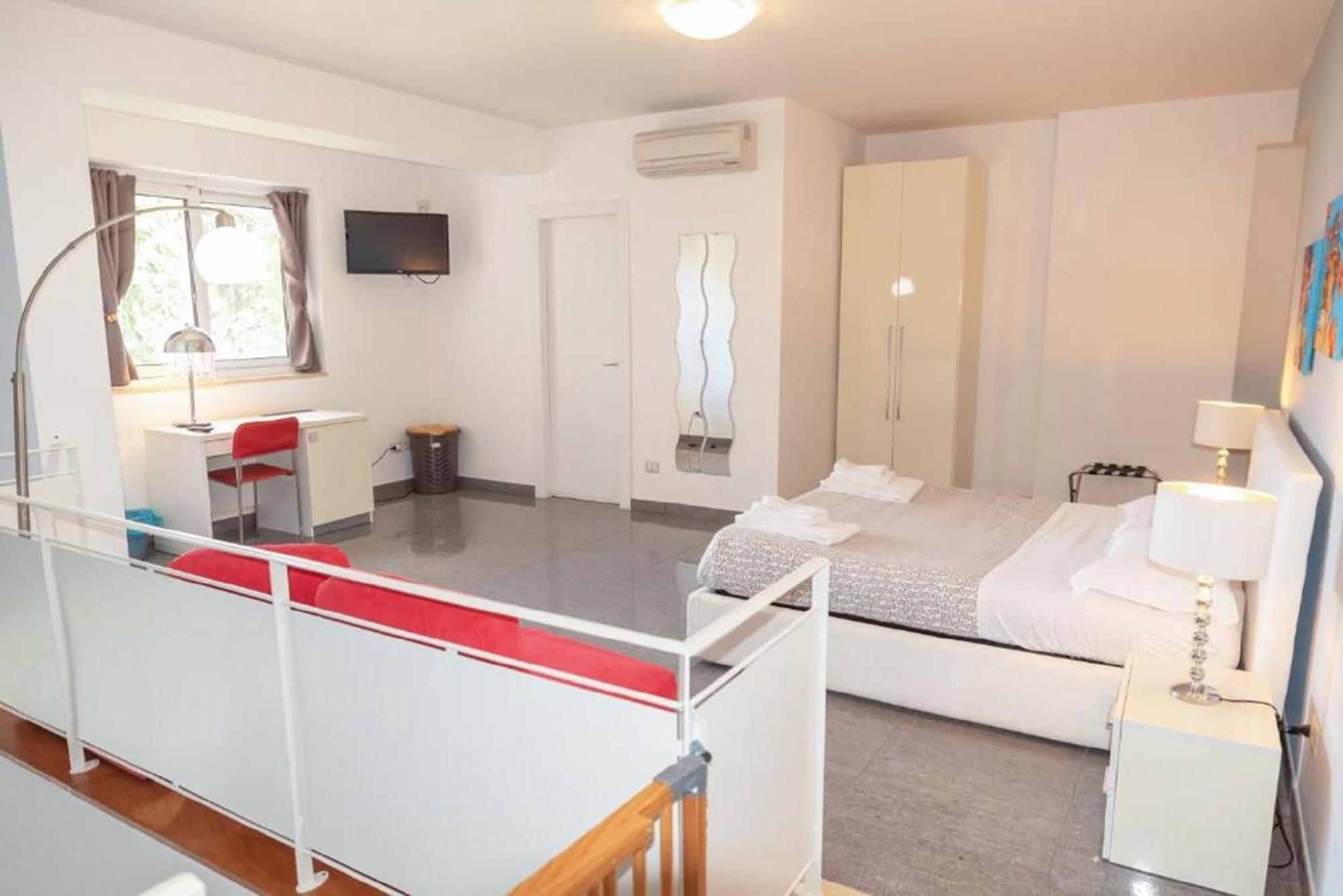 Il Cortile Delle Esperidi Apartment เลชเช ภายนอก รูปภาพ