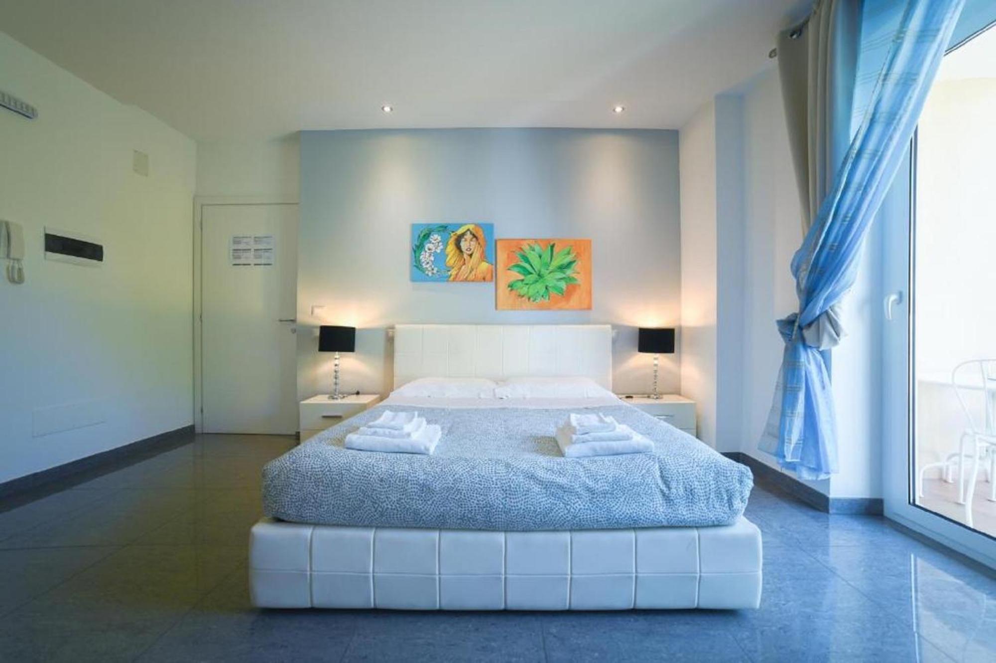 Il Cortile Delle Esperidi Apartment เลชเช ภายนอก รูปภาพ