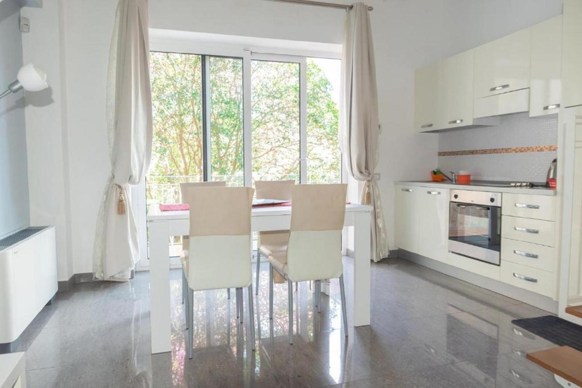 Il Cortile Delle Esperidi Apartment เลชเช ภายนอก รูปภาพ